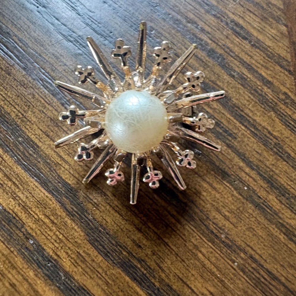 Vintage Atomic Starburst Brooch Gold Tone Mid Century Modern MCM Pin 1"